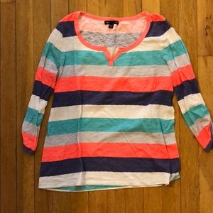 Bright three quarter sleeve tee